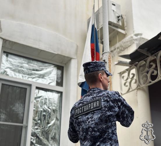 В АСТРАХАНИ ЧЕСТВОВАЛИ СОТРУДНИКОВ ВНЕВЕДОМСТВЕННОЙ ОХРАНЫ РОСГВАРДИИ