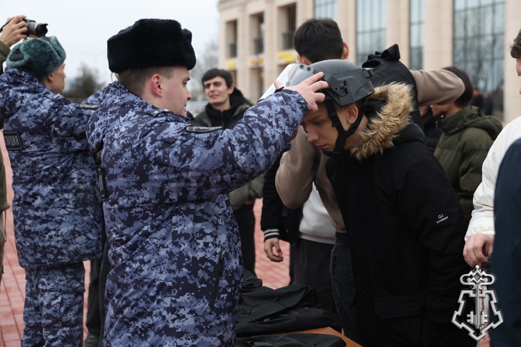 1200 астраханских студентов узнали о службе в Росгвардии