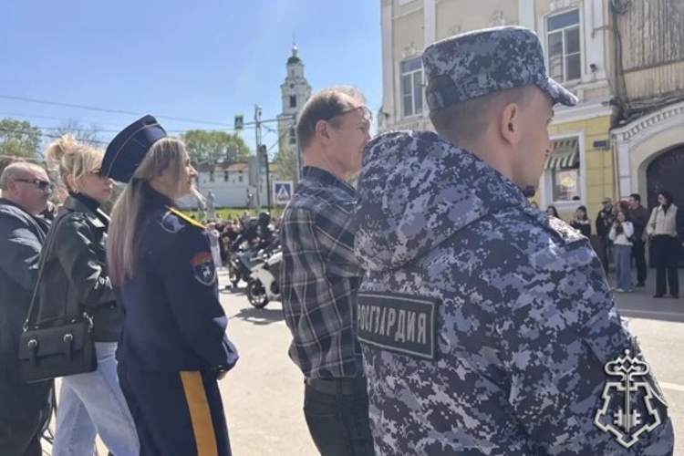 Росгвардейцы во взаимодействии с силовыми ведомствами обеспечили безопасность весенних праздников в Астрахани