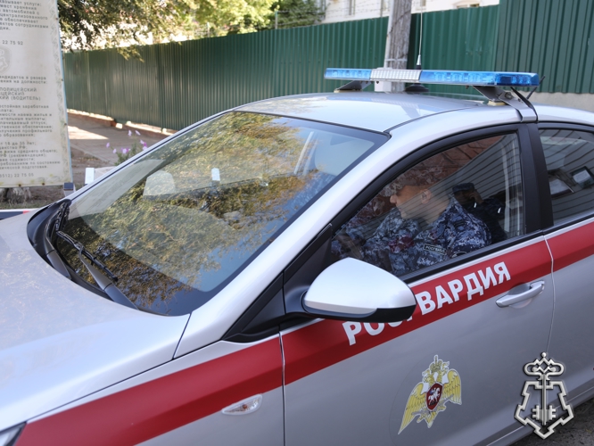 Экипаж вневедомственной охраны Росгвардии задержал скрывавшегося от правосудия жителя Астраханской области