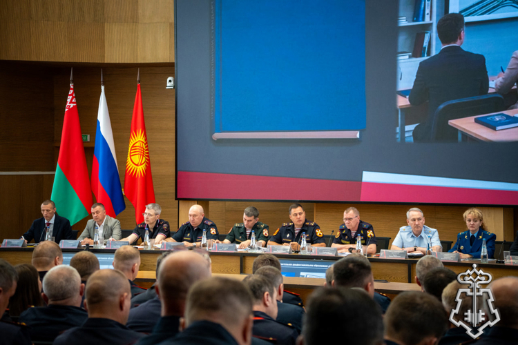 Руководитель отдела вневедомственной охраны Росгвардии по Астраханской области принял участие во Всероссийском совещании-семинаре в Нижнем Новгороде