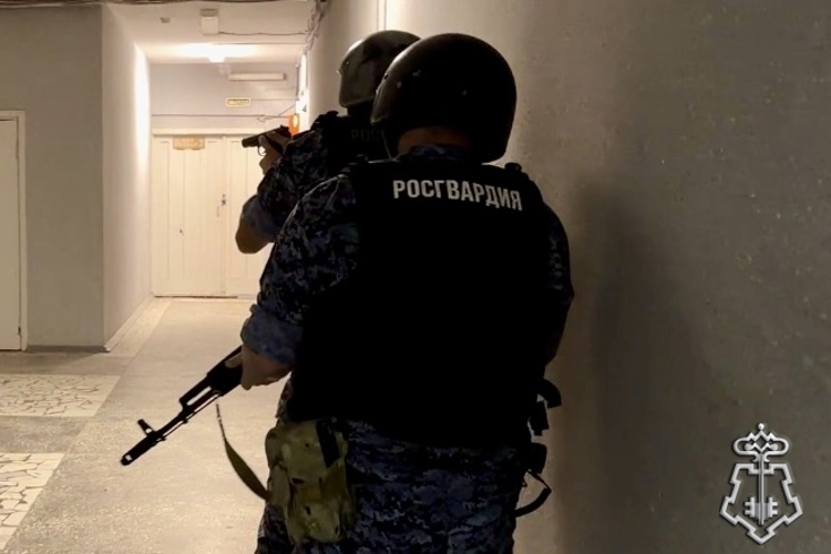 Сотрудники астраханского отдела вневедомственной охраны пресекли попытку незаконного проникновения в медицинское учреждение