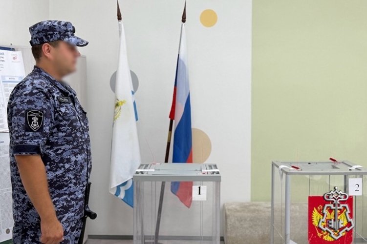 Росгвардия приняла участие в обеспечении безопасности Единого дня голосования в Астраханской области