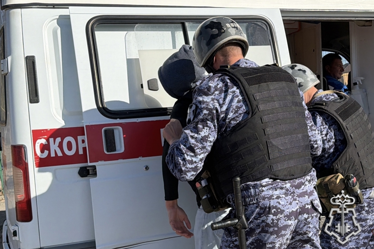 Росгвардейцы и медицинские работники провели совместную тренировку в Астраханской области